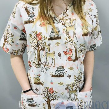 mintás Orvosi-Nővérke tunika - bézs erdei állatos