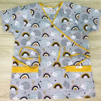 Orvosi-nővérke tunika - szürke szivárványos sünis - maszk - orvositunika.hu