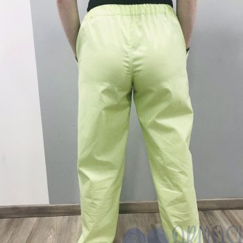 egyszínű Almazöld orvosi nadrág hátulról