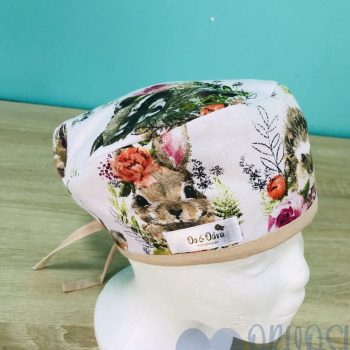 mintás Műtős sapka - erdő állatkái virággal