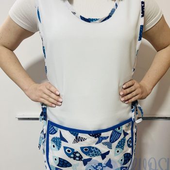 Fehér lapköpeny – kék halas