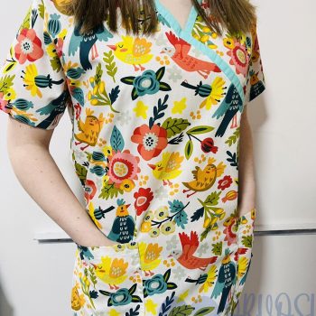 mintás Orvosi-Nővérke tunika - feher-nepmintas